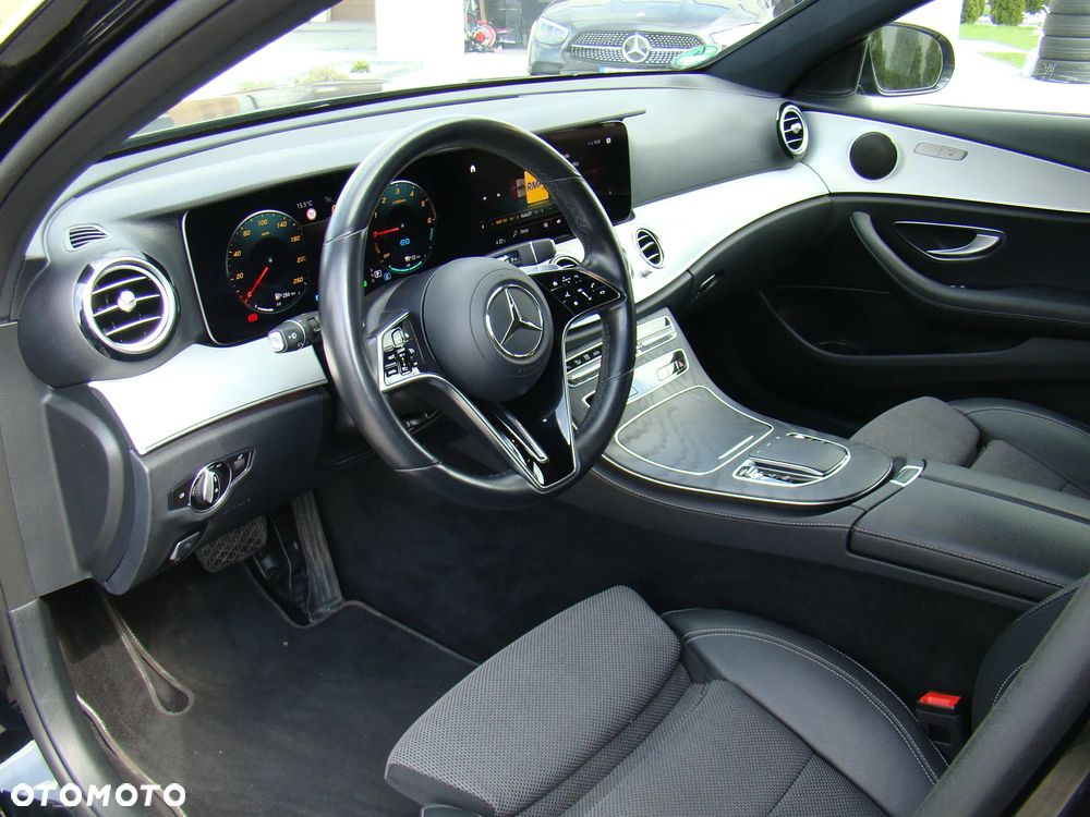 Mercedes-Benz Klasa E 350e 9G-TRONIC Avantgarde - 23