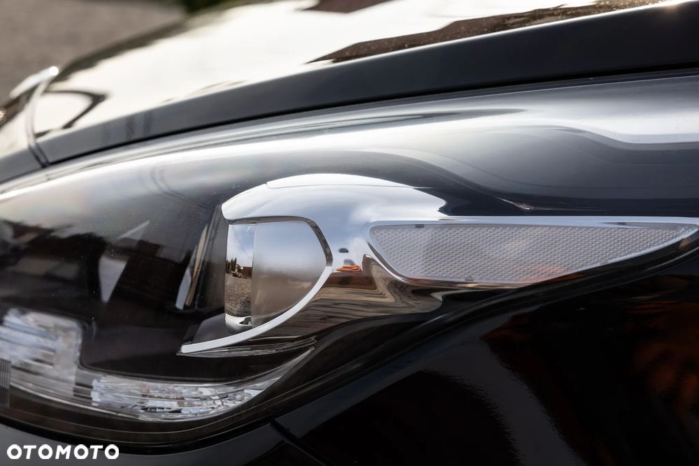 Kia Carens 1.7 CRDi XL 7os - 8