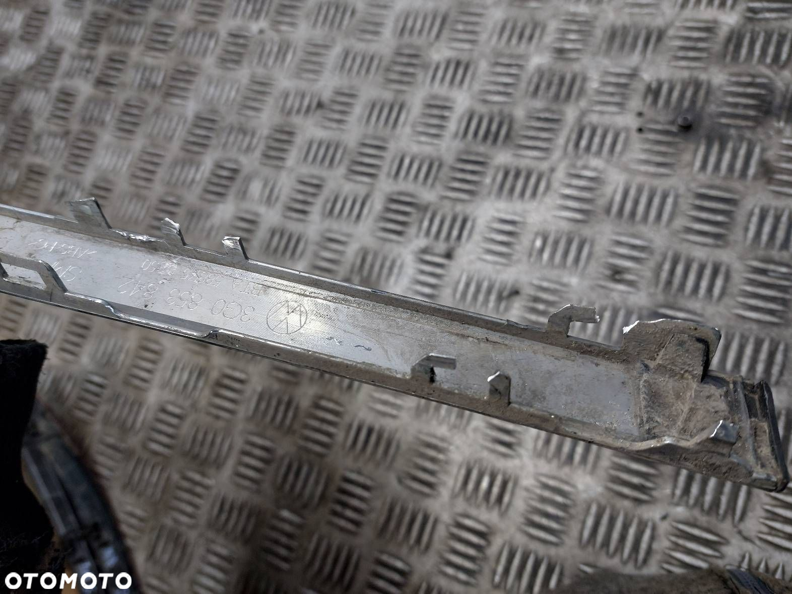 LISTWA CHROM ZDERZAKA PRAWY TYŁ PASSAT B8 LIFT SEDAN 3G0853842 - 4