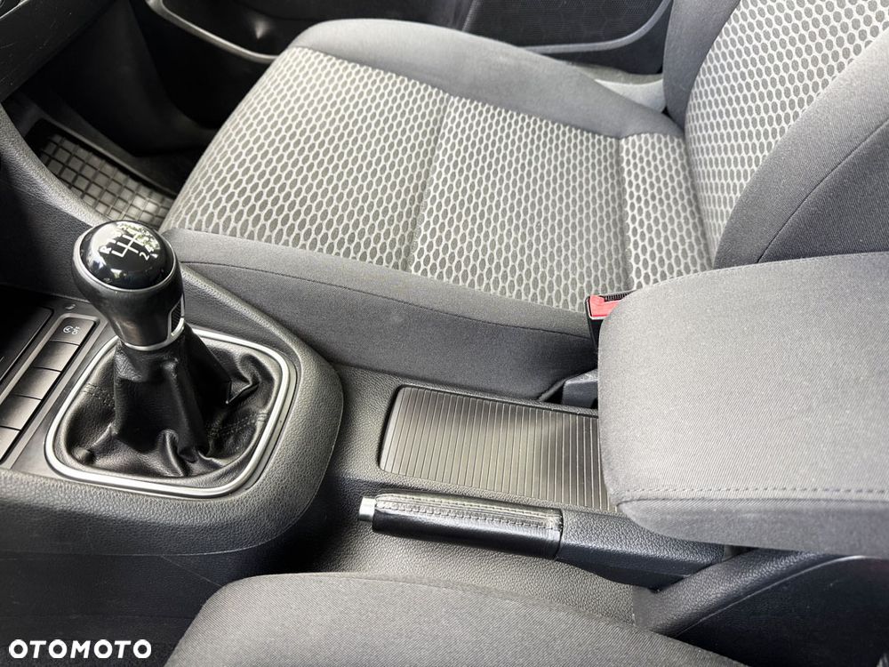 Volkswagen Golf 1.6 TDI DPF BlueMotion - 29