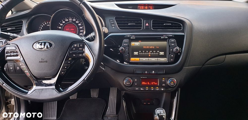 Kia Ceed 1.6 GDI L Business Line - 25