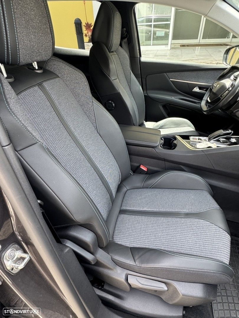 Peugeot 3008 1.2 PureTech Allure EAT8 - 8