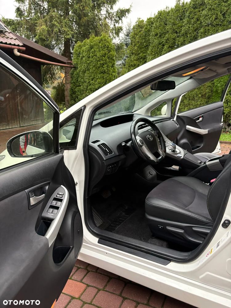 Toyota Prius 1.8 HSD Premium - 9