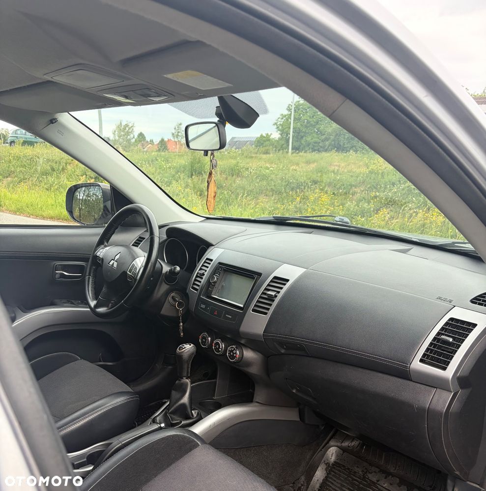Mitsubishi Outlander 2.0 Intense NAVI 2WD EU5 - 21