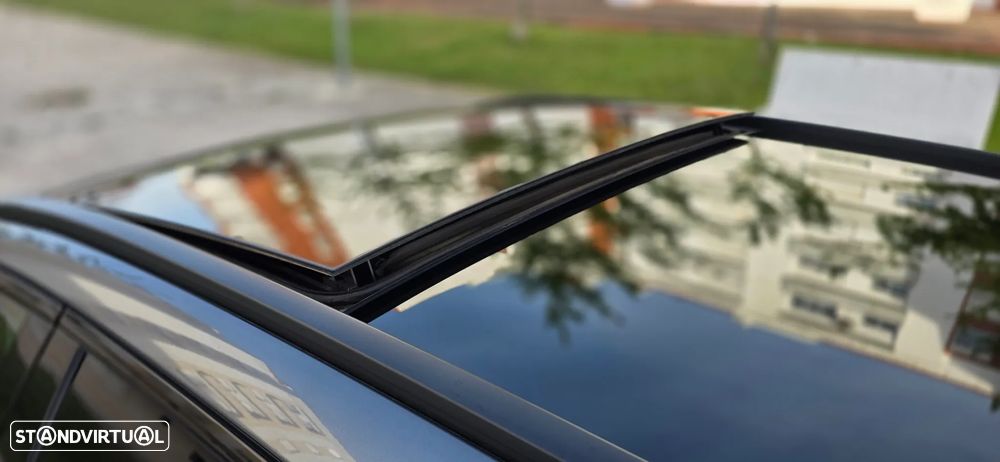 Mercedes-Benz E 300 de 4Matic 9G-TRONIC AMG Line - 12