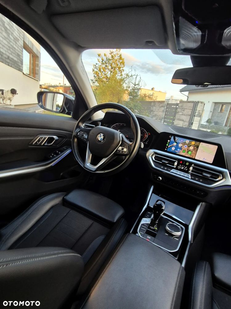 BMW Seria 3 320i Sport Line - 10