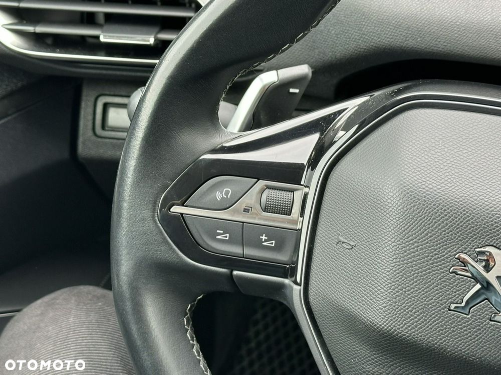 Peugeot 3008 1.2 PureTech Allure S&S EAT8 - 33