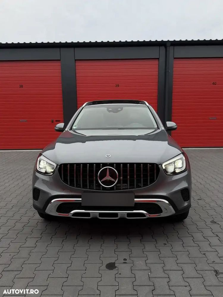 Mercedes-Benz GLC 300 4MATIC - 1