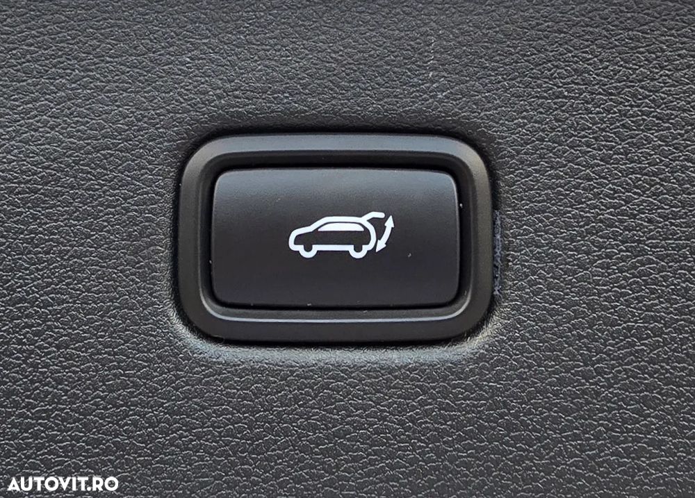 Hyundai Tucson 2.0 CRDI 4WD 6AT Luxury Pack+ - 33