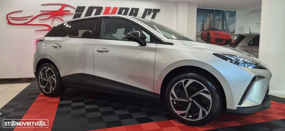 MG MG4 64 kWh Luxury - 4