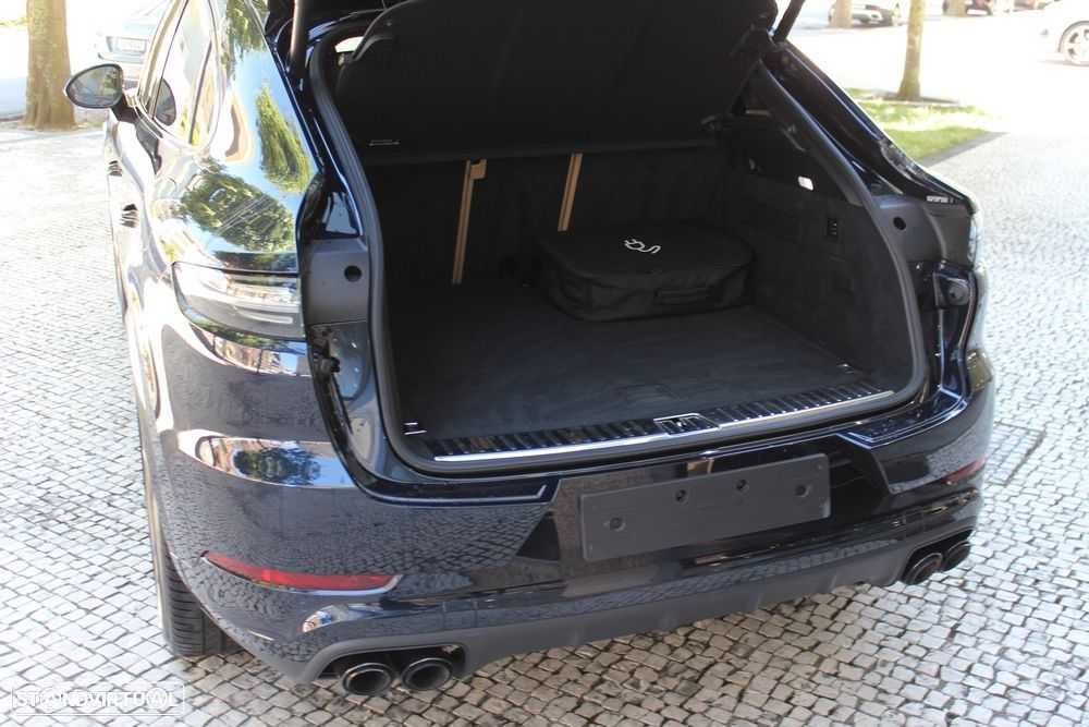 Porsche Cayenne Coupé E-Hybrid - 26