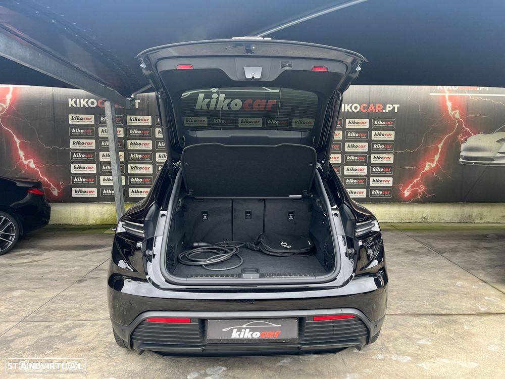 Porsche Macan Electric 4 - 10