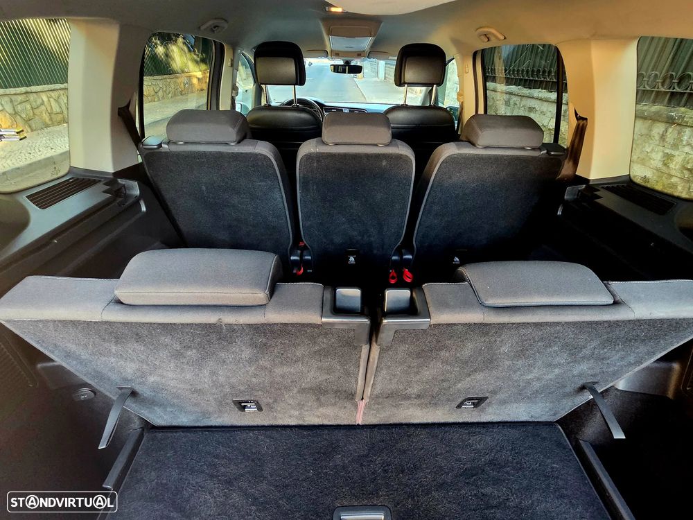 VW Touran 1.6 TDI Confortline - 11