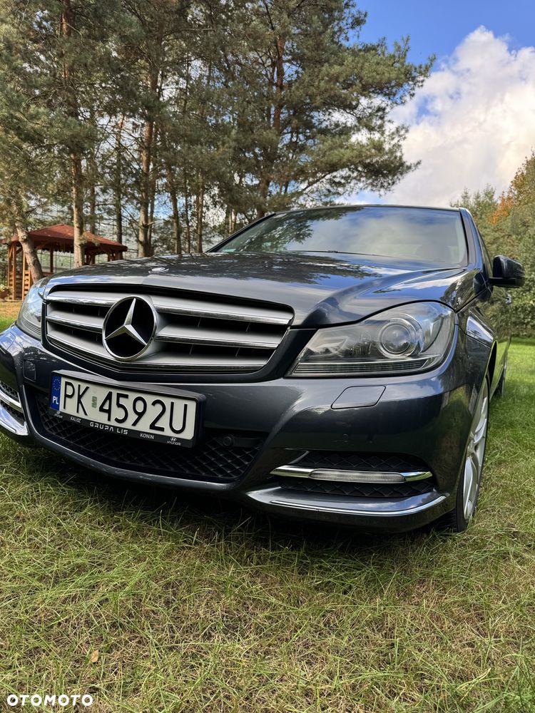 Mercedes-Benz C-Class 2012 photo 2