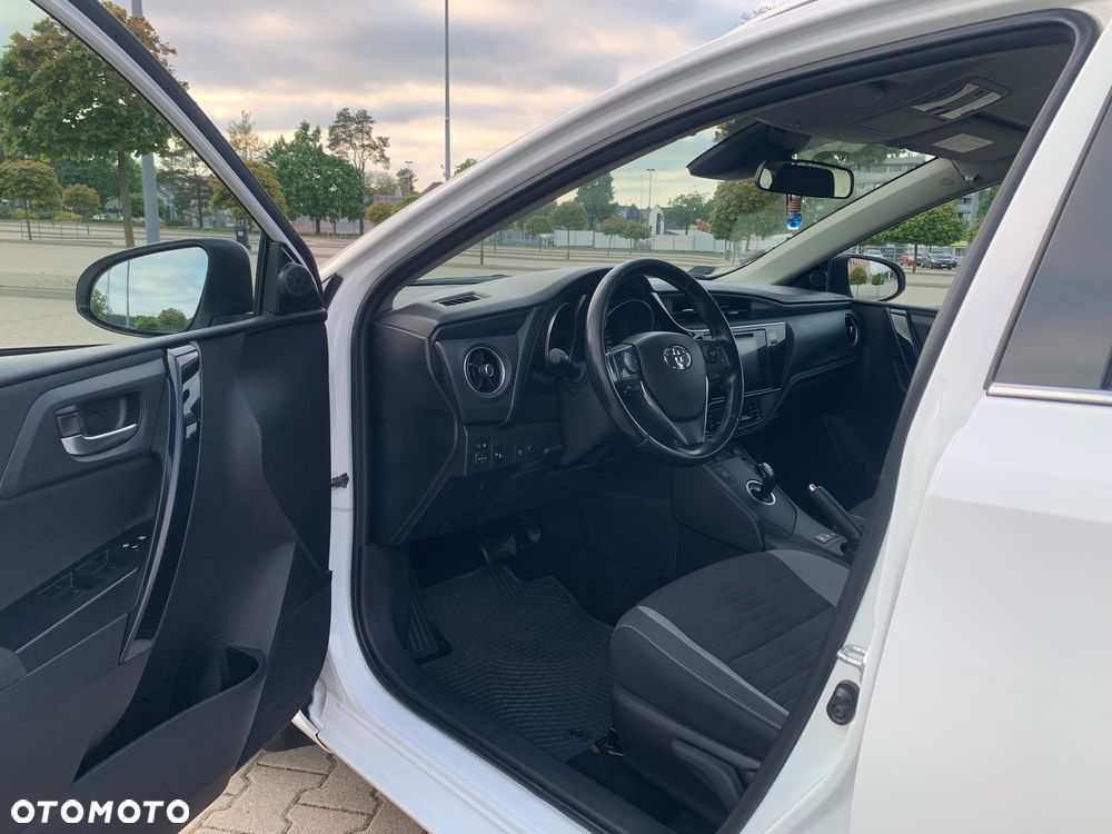 Toyota Auris Hybrid 135 Premium - 5