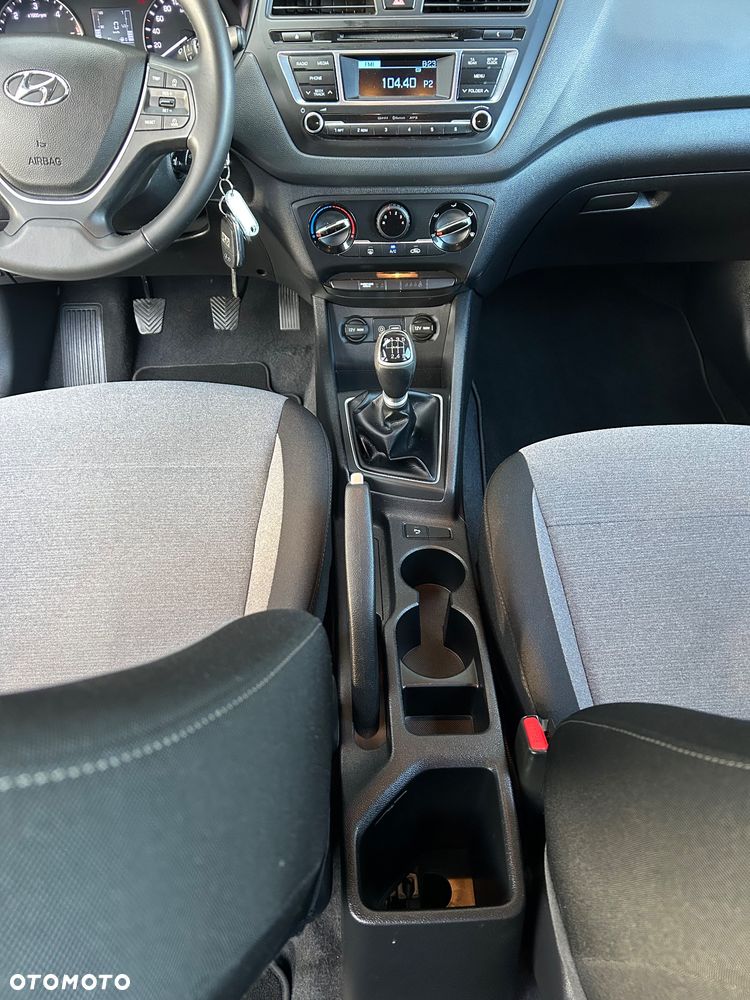 Hyundai i20 - 17