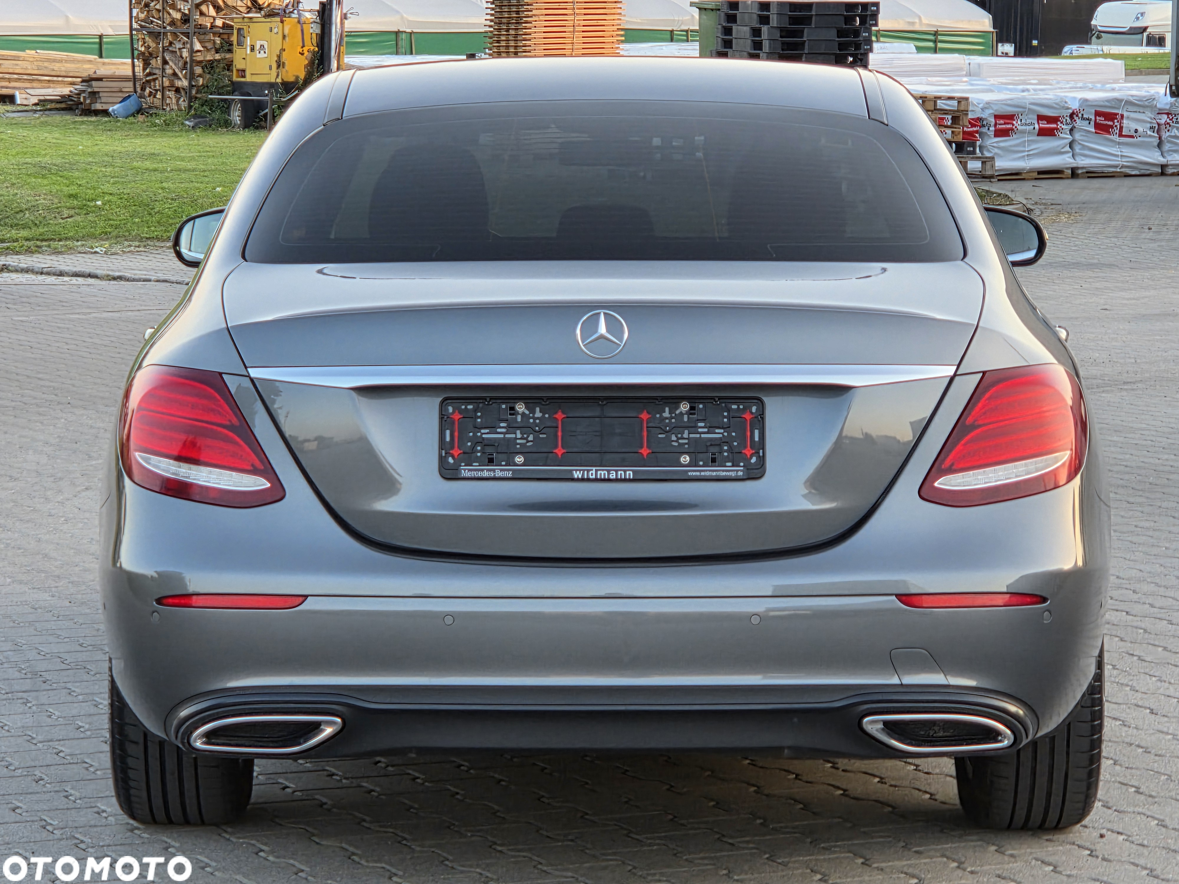 Mercedes-Benz Klasa E 220 d T 9G-TRONIC Exclusive - 4