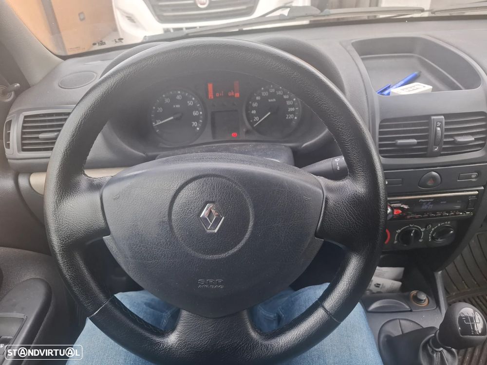 Renault Clio 1.5 dCi Confort - 5