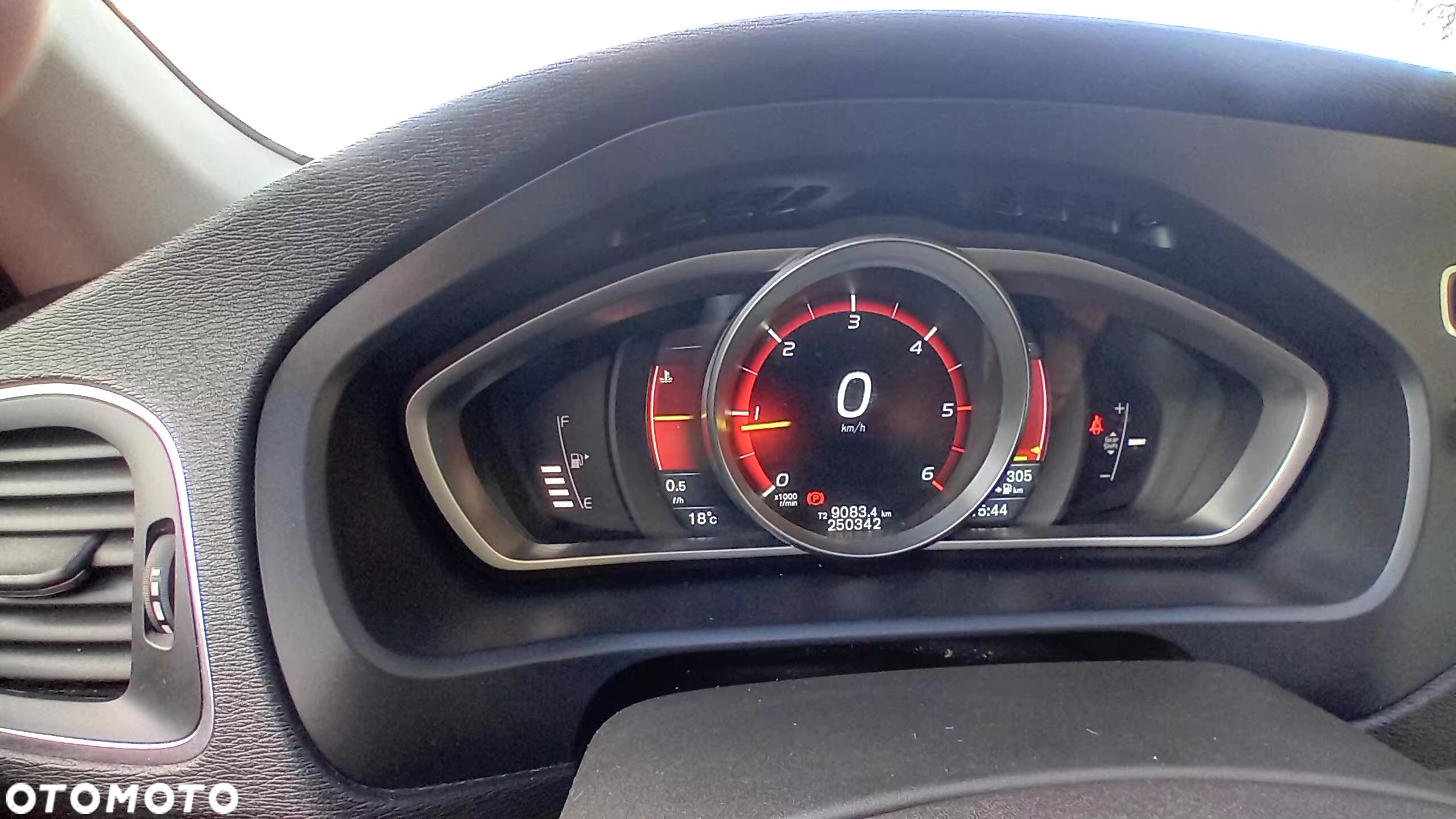 Volvo V40 D4 Drive-E Ocean Race - 22