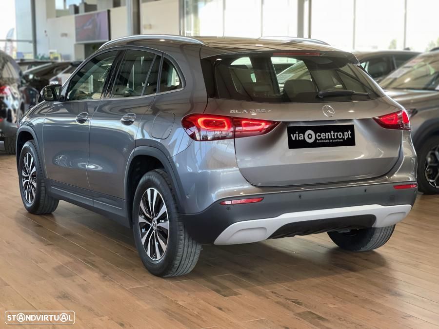 Mercedes-Benz GLA 250 e 8G-DCT Style - 4