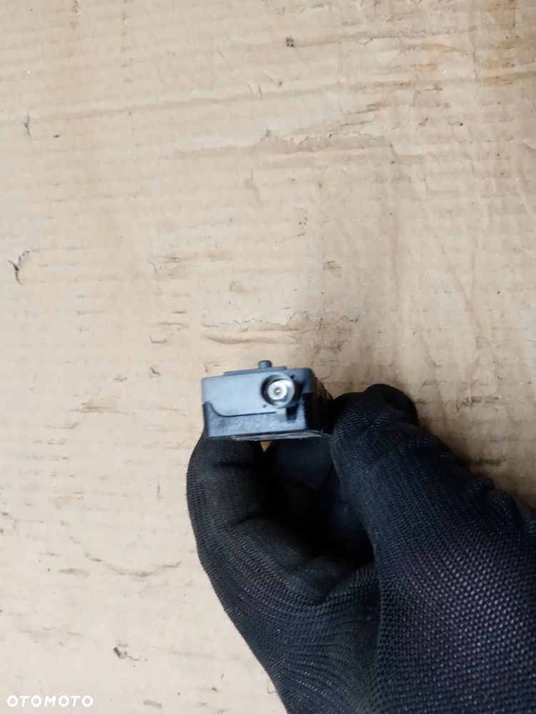 Wzmacniacz antenowy anteny VW Passat B6 3C9035552A - 2