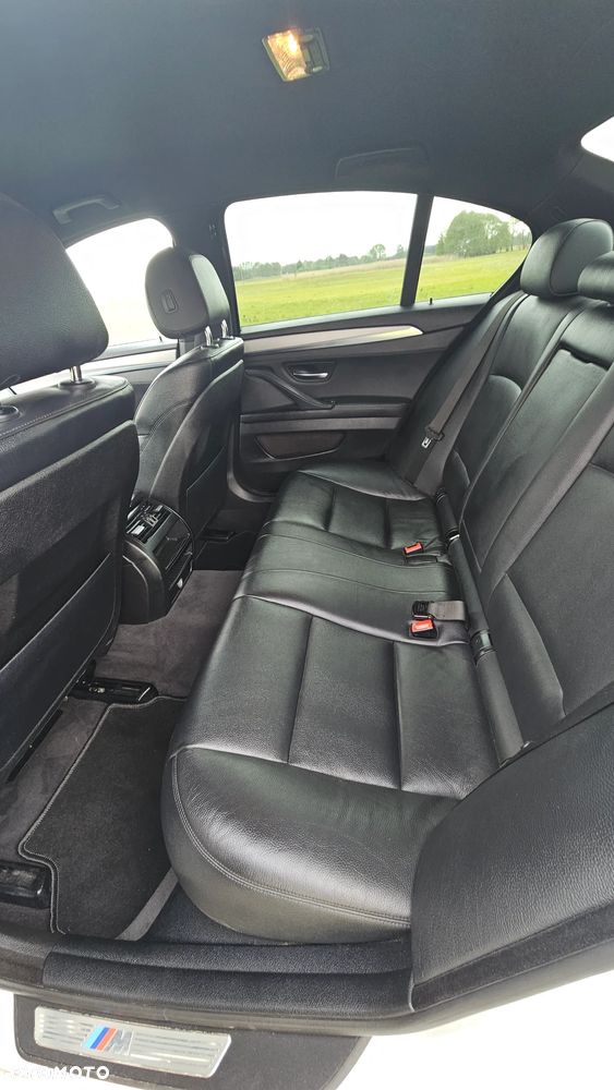 BMW Seria 5 520d xDrive - 11