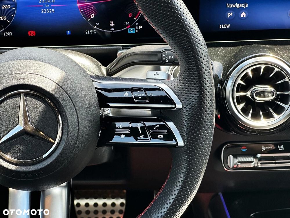 Mercedes-Benz GLB - 11