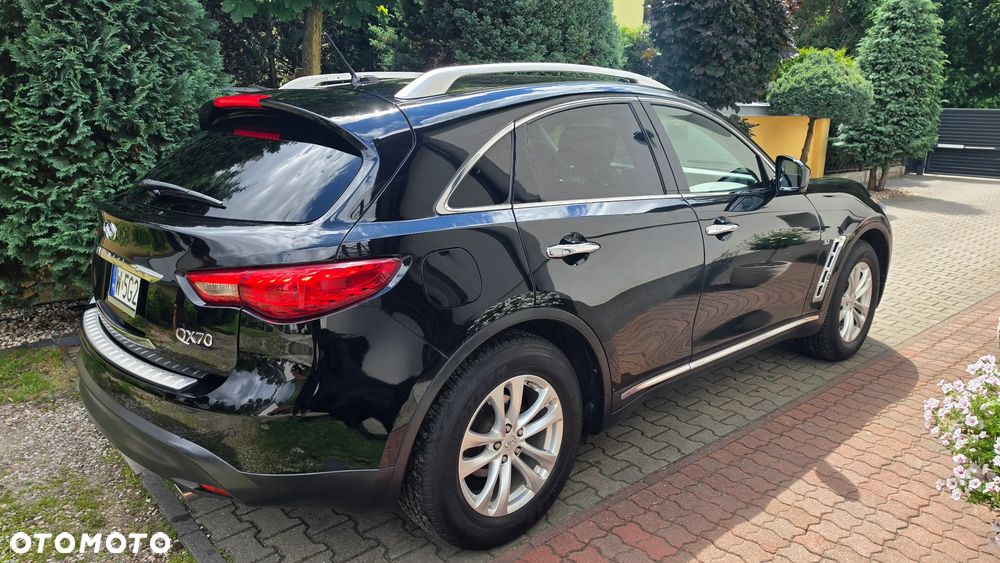 Infiniti QX70 - 7
