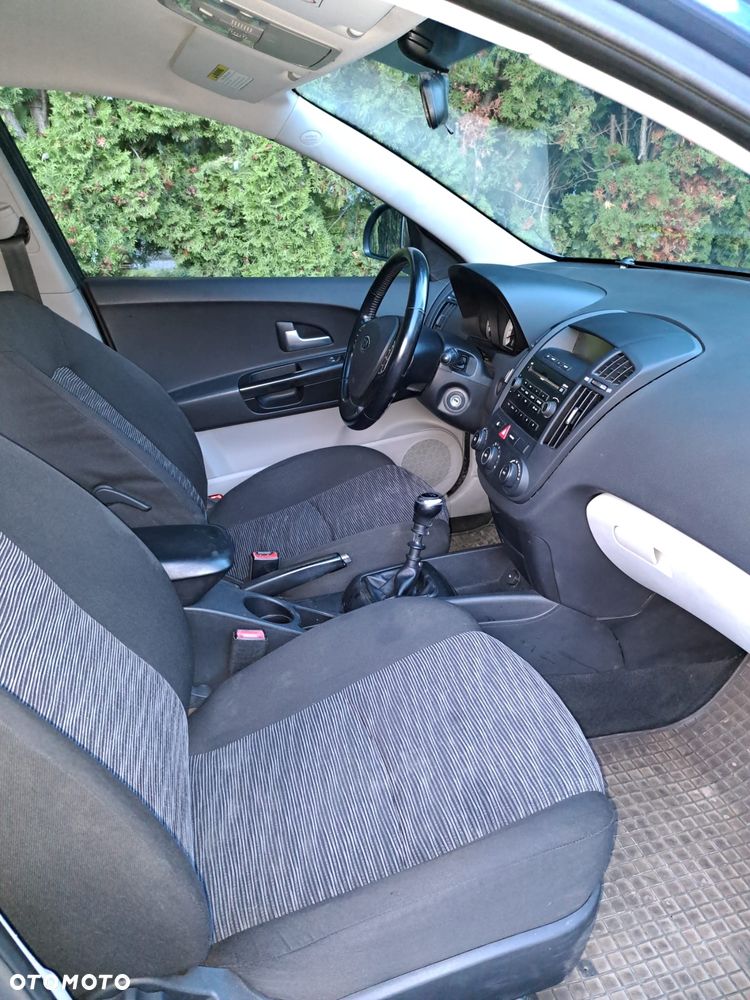 Kia Ceed - 6