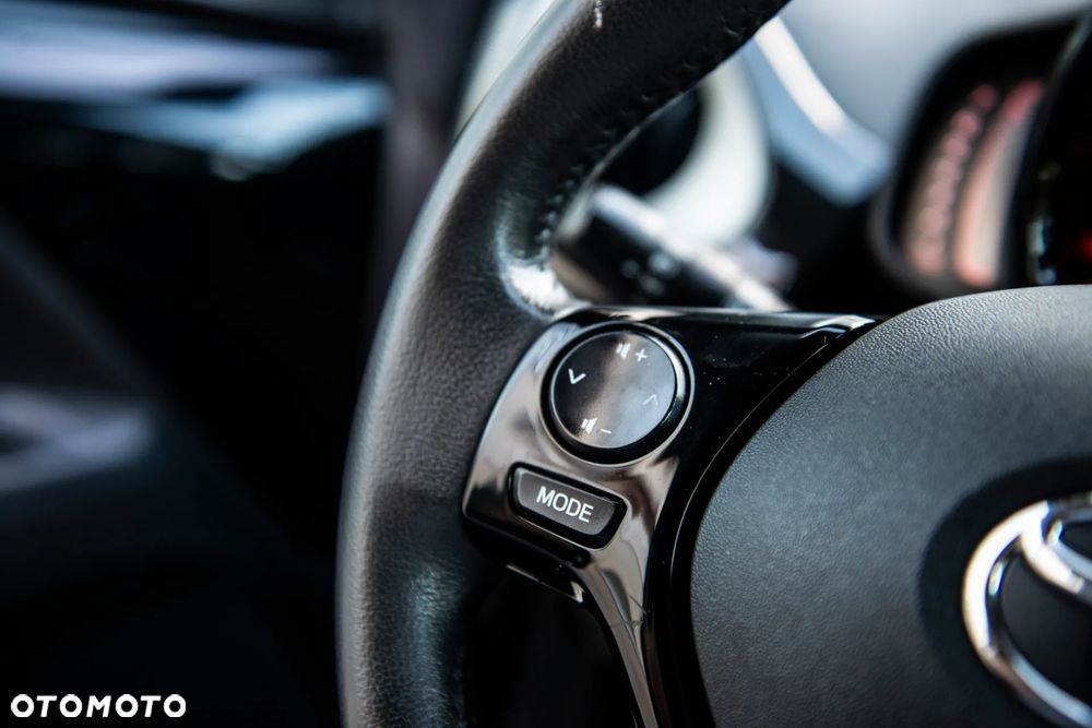 Toyota Aygo x-business - 32