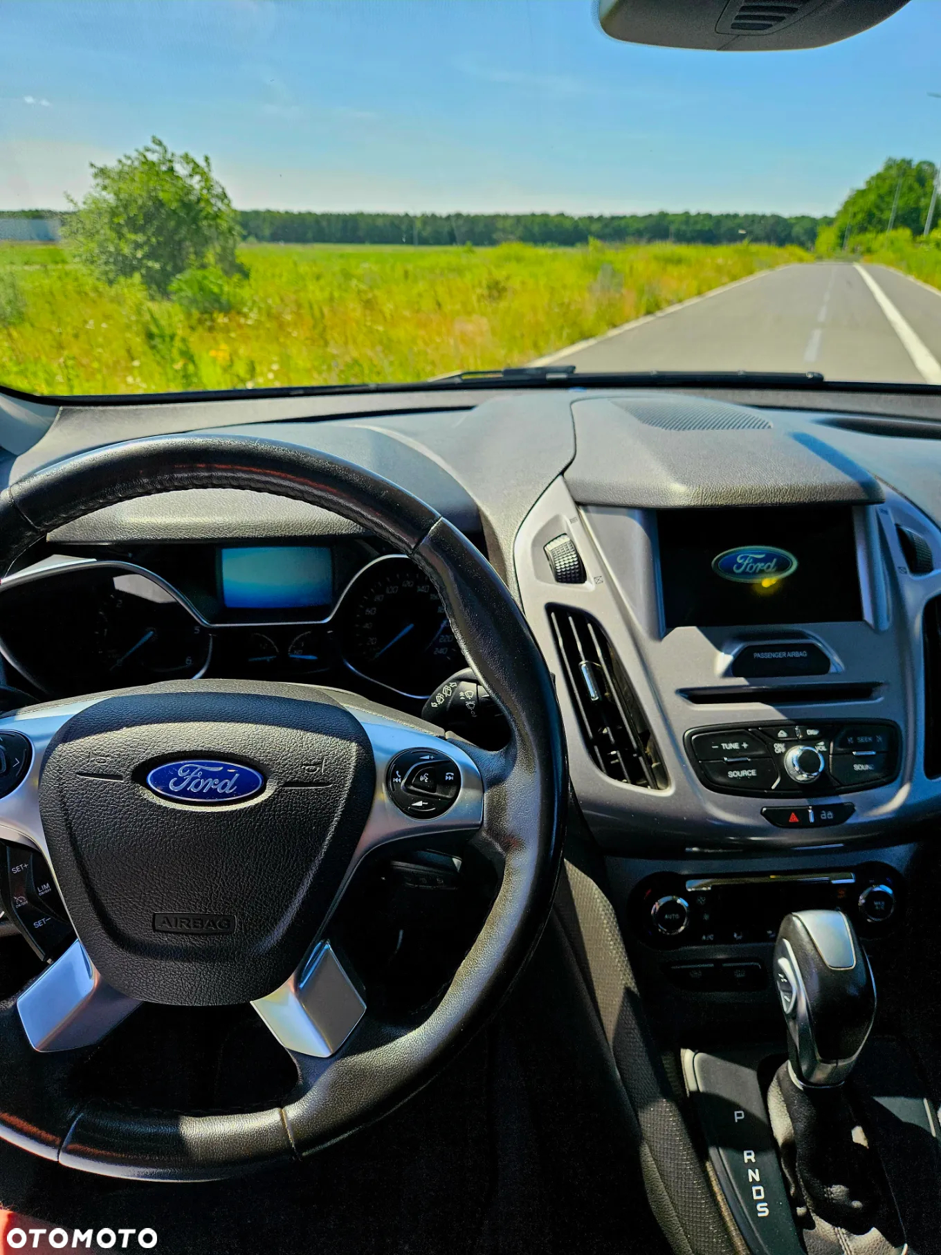 Ford Tourneo Connect - 11