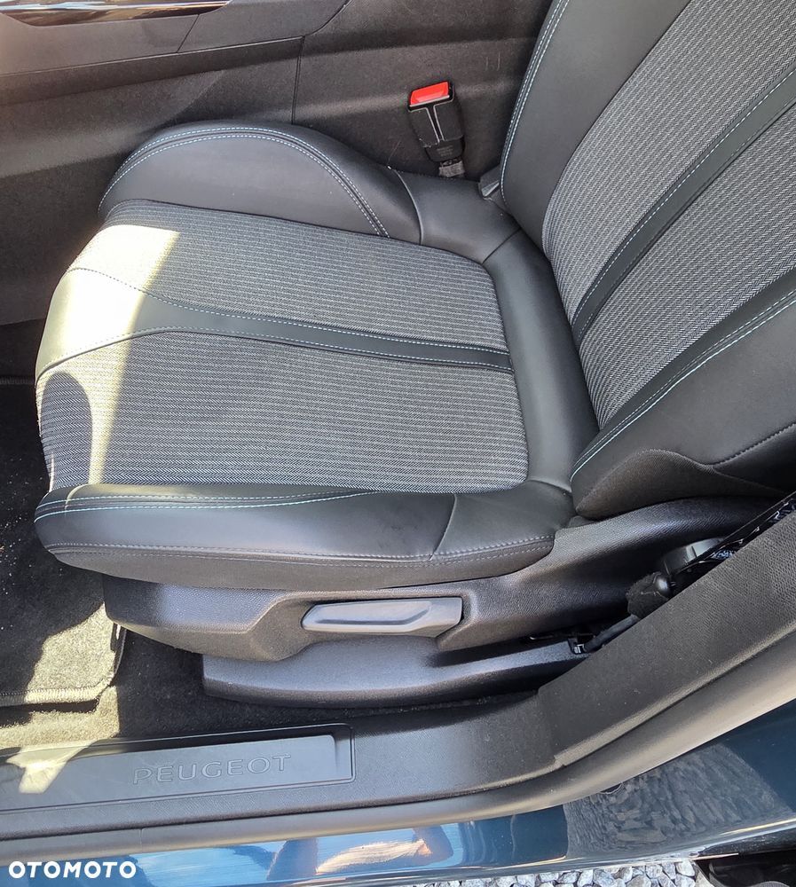 Peugeot 3008 1.6 PureTech Hybrid PHEV Road Trip S&S EAT8 - 12