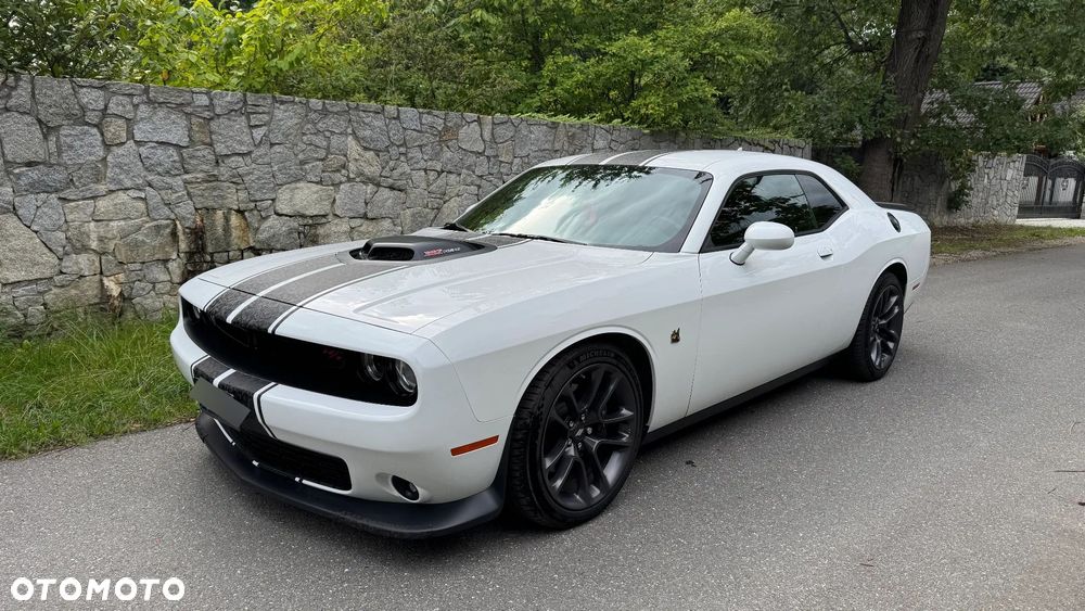 Dodge Challenger 6.4 Scat Pack - 2