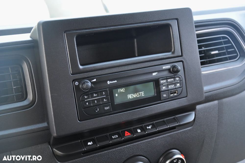 Renault Master L4H2 Van - 17