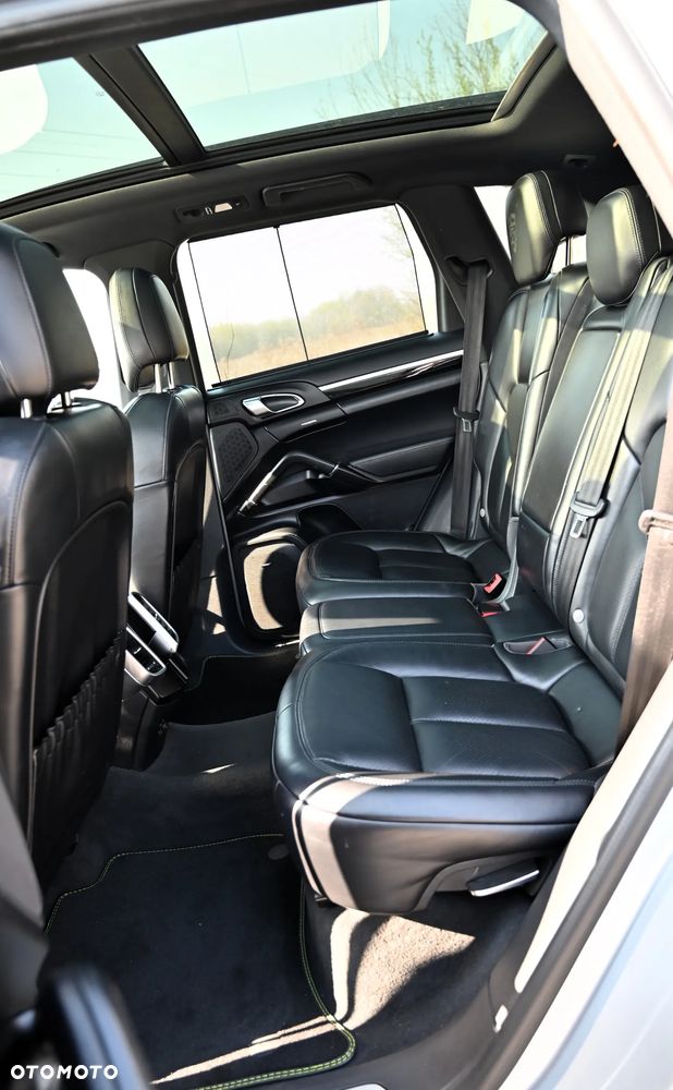 Porsche Cayenne - 38