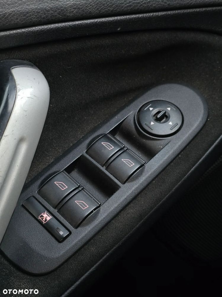 Ford S-Max 2.0 TDCi DPF Titanium - 29