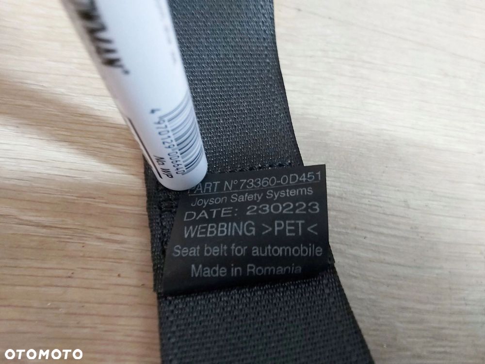 Toyota Yaris CROSS pas prawy tył 73360-0D451 Napinacz 2023r - 3