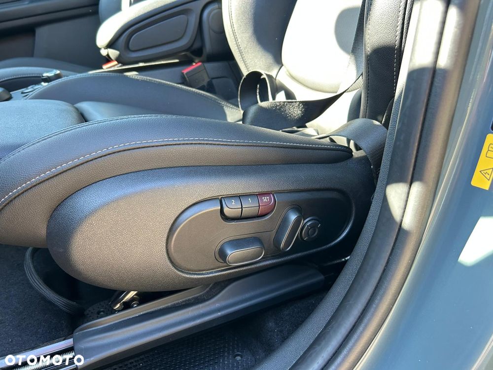 MINI Countryman Cooper SE All4 Essential Trim - 13