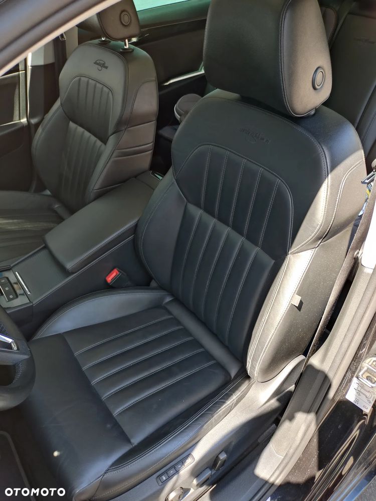 Skoda Superb 2.0 TDI L&K DSG - 14