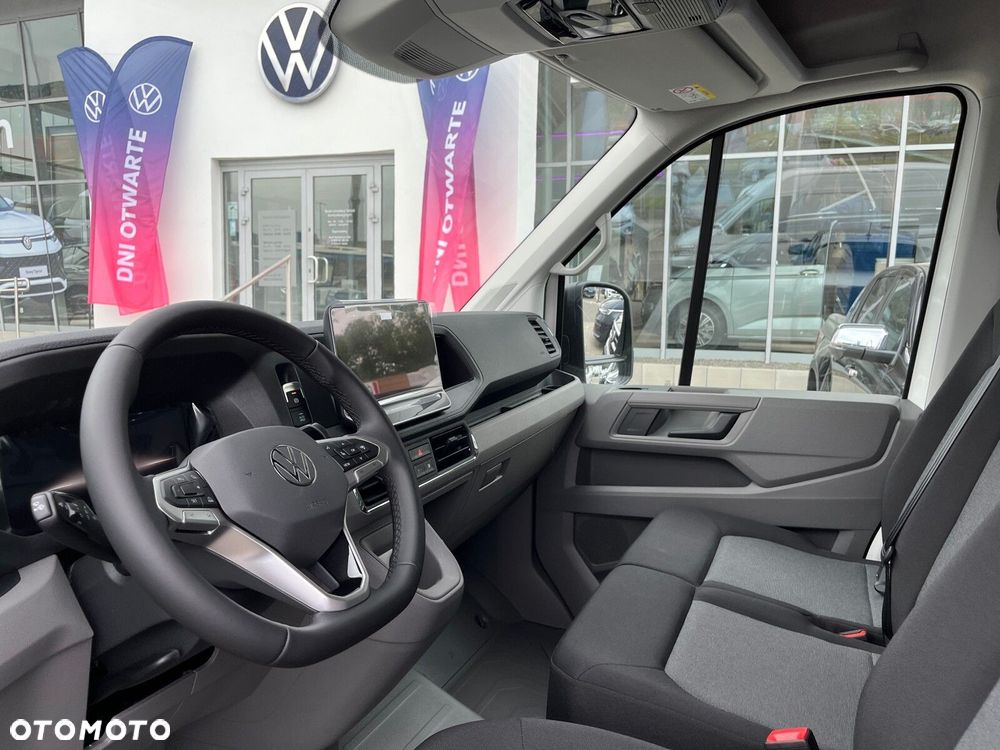 Volkswagen Crafter Crafter 35 Furgon, silnik: 2,0 l  130 kW, skrzynia biegów: napęd 4MOTION, automatyczna 8-biegowa rozstaw osi: 3640 mm - 10