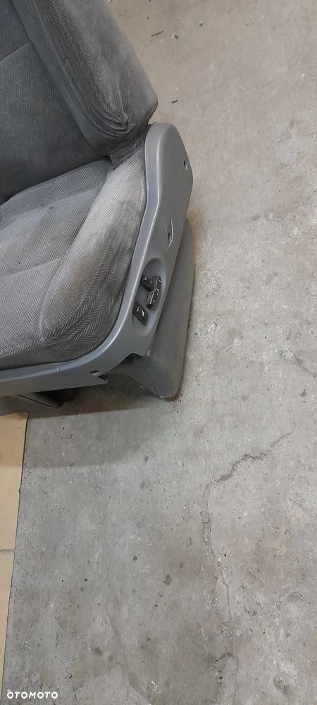 Kia Carnival I  FOTEL lewy kierowcy elektryczny - 3