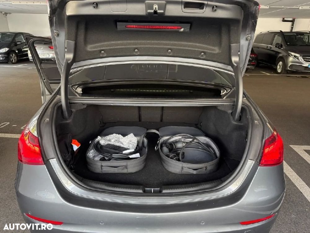 Mercedes-Benz C 300 e 9G-TRONIC Avantgarde - 23