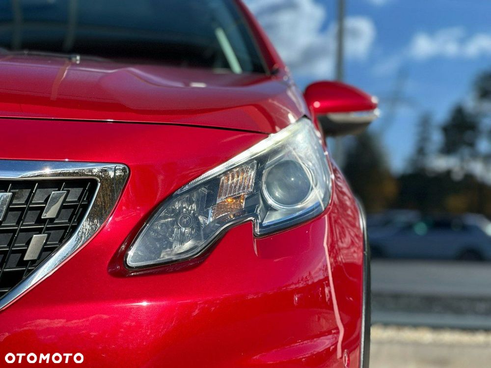 Peugeot 2008 1.2 Pure Tech Allure S&S - 6