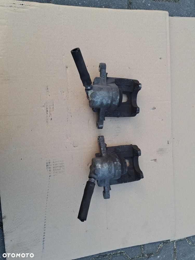 Mercedes Vito 639 viano zacisk tył tylny 2.2  3.0 - 2