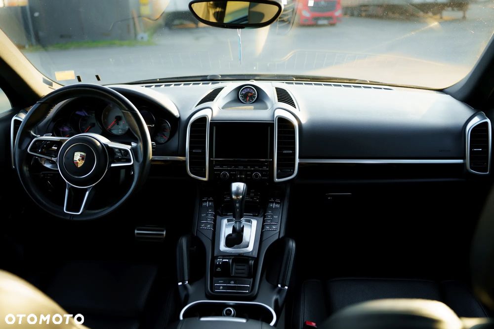 Porsche Cayenne - 9