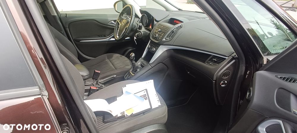 Opel Zafira 1.4 T Cosmo - 27