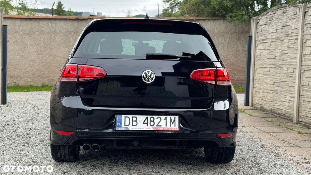 Volkswagen Golf - 6