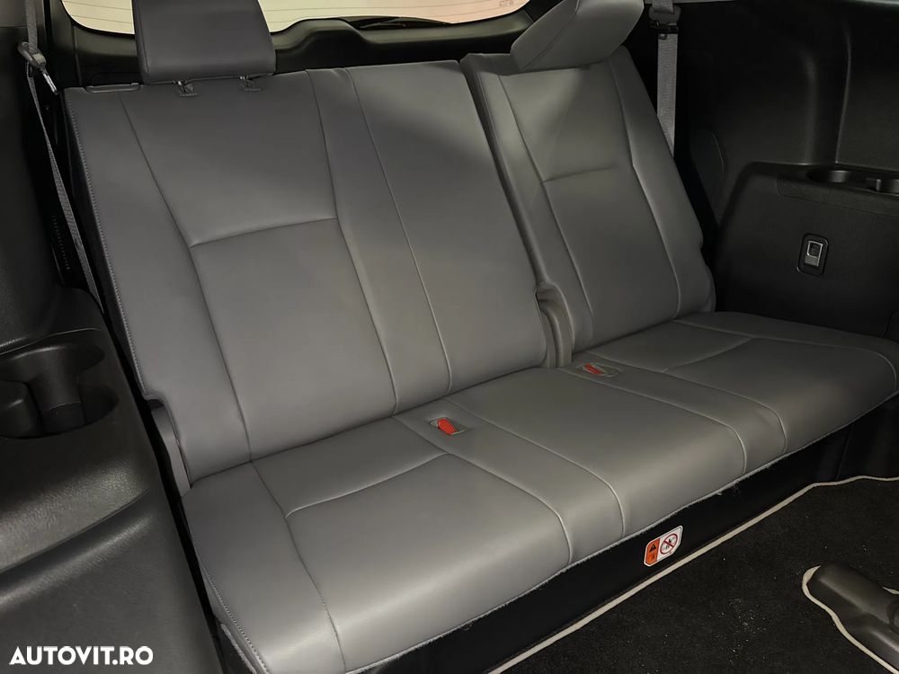 TOYOTA Highlander 2023 — imagine 13
