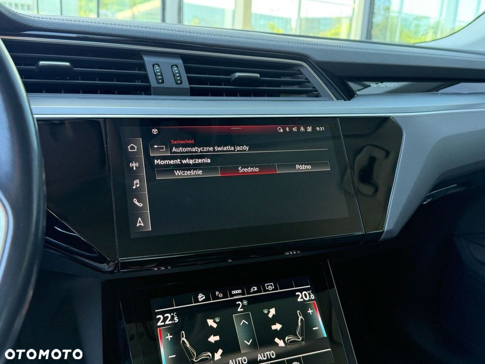 Audi e-tron - 32