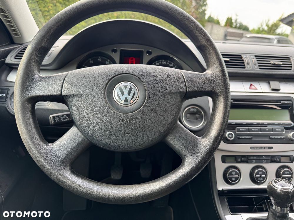 Volkswagen Passat - 24